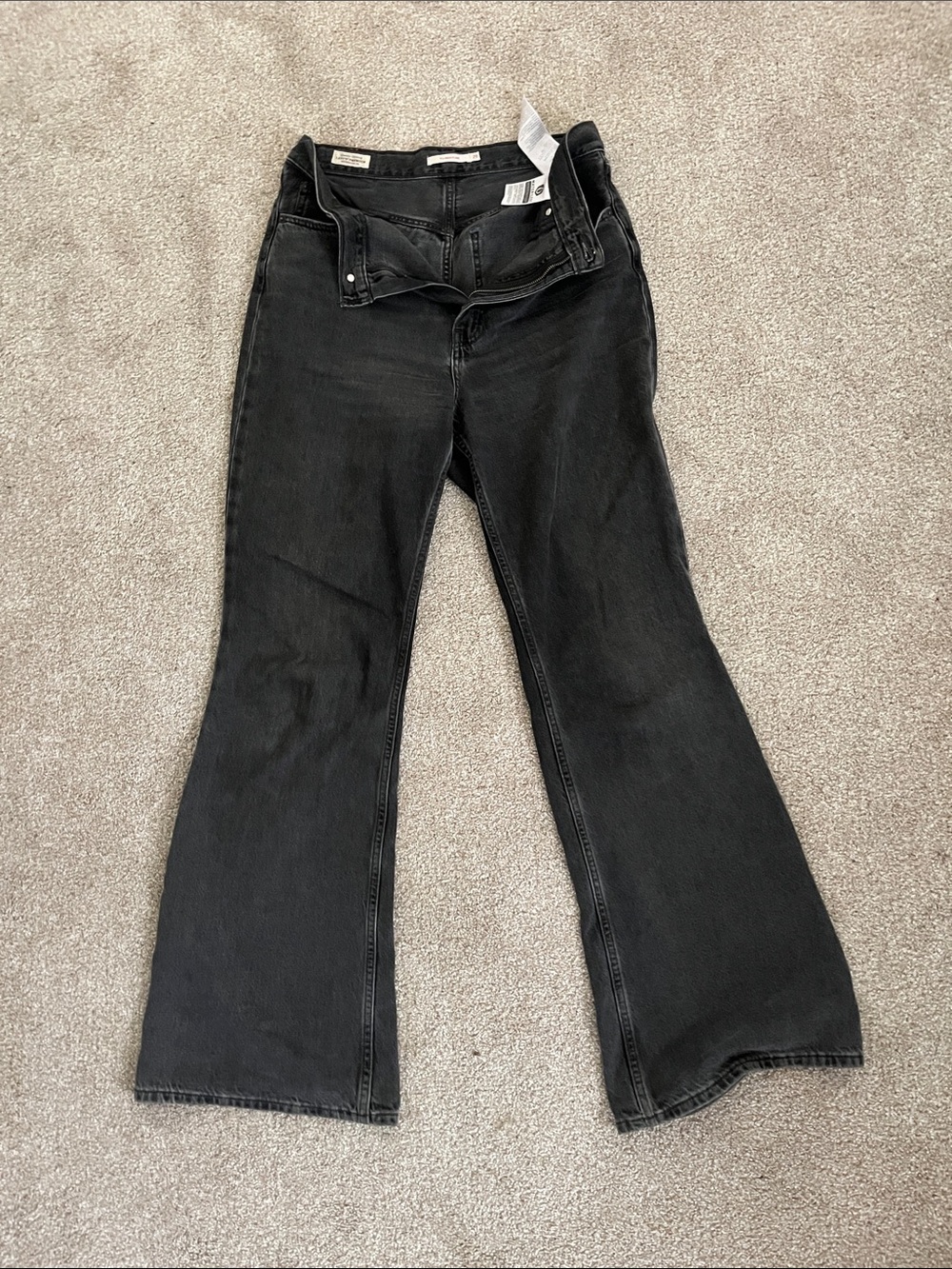 Levi’s 29x32 70s High Waisted Flares